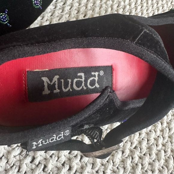 MUDD Vintage Velvet Floral Bead Embroidered Buckle Mary Jane Platforms Shoes 8 - Picture 6 of 9
